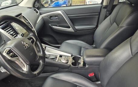 Mitsubishi Pajero Sport III рестайлинг, 2021 год, 3 990 000 рублей, 9 фотография