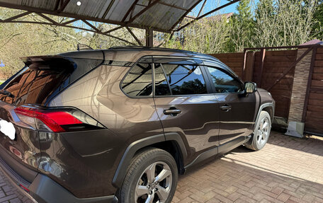 Toyota RAV4, 2020 год, 3 200 000 рублей, 2 фотография