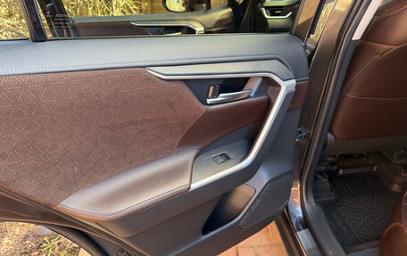 Toyota RAV4, 2020 год, 3 200 000 рублей, 10 фотография