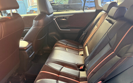 Toyota RAV4, 2020 год, 3 200 000 рублей, 8 фотография