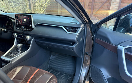 Toyota RAV4, 2020 год, 3 200 000 рублей, 16 фотография