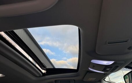 Toyota Prius IV XW50, 2023 год, 1 505 000 рублей, 9 фотография