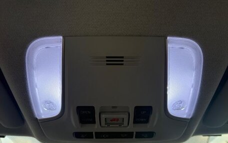 Toyota Prius IV XW50, 2023 год, 1 505 000 рублей, 27 фотография