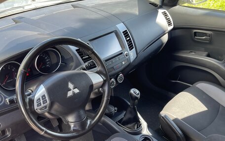 Mitsubishi Outlander III рестайлинг 3, 2011 год, 1 350 000 рублей, 8 фотография