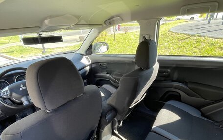 Mitsubishi Outlander III рестайлинг 3, 2011 год, 1 350 000 рублей, 7 фотография