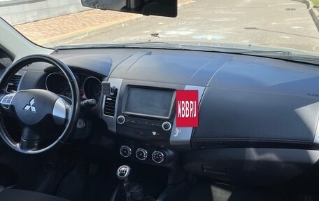 Mitsubishi Outlander III рестайлинг 3, 2011 год, 1 350 000 рублей, 9 фотография