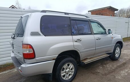 Toyota Land Cruiser 100 рестайлинг 2, 2005 год, 2 500 000 рублей, 5 фотография