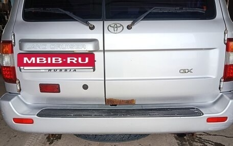 Toyota Land Cruiser 100 рестайлинг 2, 2005 год, 2 500 000 рублей, 8 фотография