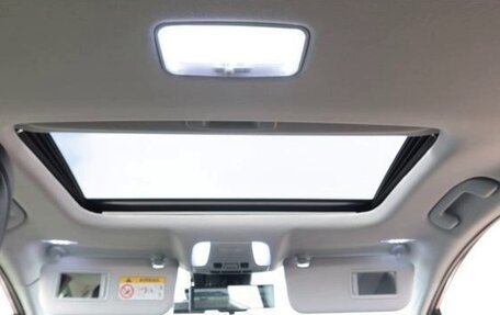 Toyota Prius IV XW50, 2023 год, 1 505 000 рублей, 15 фотография