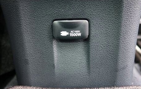 Toyota Prius IV XW50, 2023 год, 1 505 000 рублей, 31 фотография