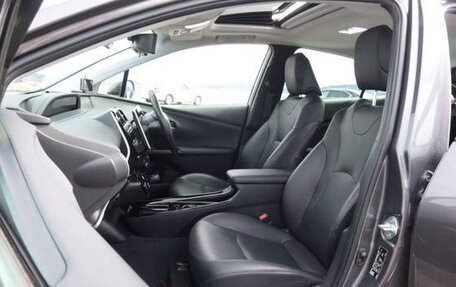 Toyota Prius IV XW50, 2023 год, 1 505 000 рублей, 33 фотография