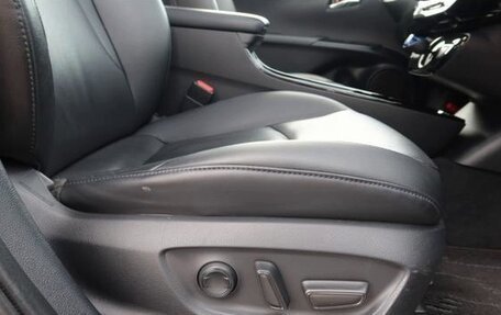 Toyota Prius IV XW50, 2023 год, 1 505 000 рублей, 37 фотография