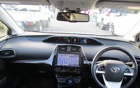 Toyota Prius IV XW50, 2023 год, 1 586 000 рублей, 10 фотография