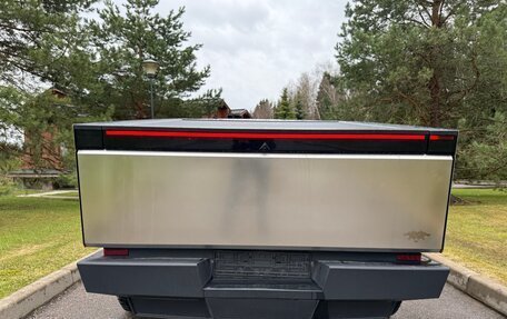 Tesla Cybertruck, 2024 год, 12 500 000 рублей, 11 фотография