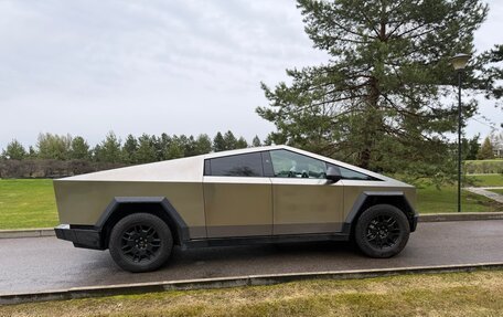 Tesla Cybertruck, 2024 год, 12 500 000 рублей, 17 фотография