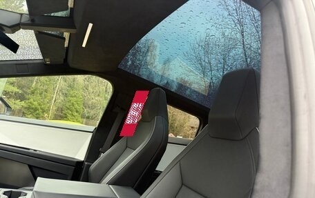 Tesla Cybertruck, 2024 год, 12 500 000 рублей, 15 фотография