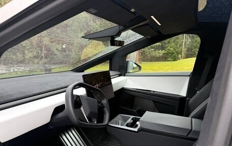 Tesla Cybertruck, 2024 год, 12 500 000 рублей, 14 фотография