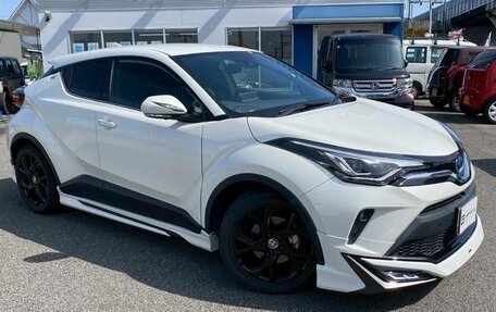 Toyota C-HR I рестайлинг, 2023 год, 1 572 000 рублей, 7 фотография