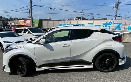 Toyota C-HR I рестайлинг, 2023 год, 1 572 000 рублей, 4 фотография