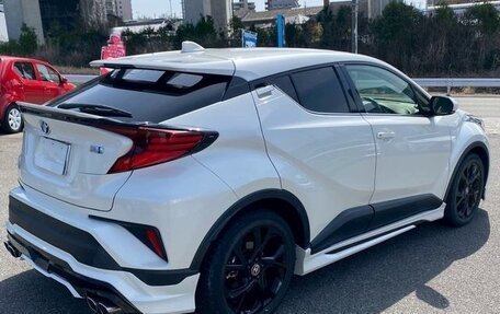 Toyota C-HR I рестайлинг, 2023 год, 1 572 000 рублей, 13 фотография