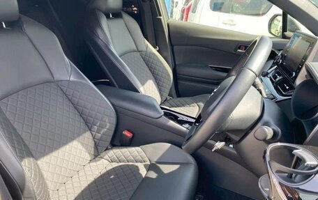 Toyota C-HR I рестайлинг, 2023 год, 1 572 000 рублей, 18 фотография