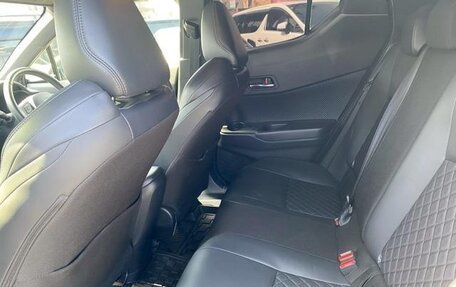 Toyota C-HR I рестайлинг, 2023 год, 1 572 000 рублей, 25 фотография