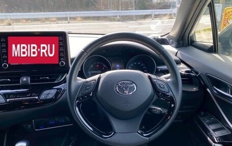 Toyota C-HR I рестайлинг, 2023 год, 1 572 000 рублей, 16 фотография