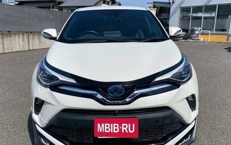 Toyota C-HR I рестайлинг, 2023 год, 1 572 000 рублей, 5 фотография