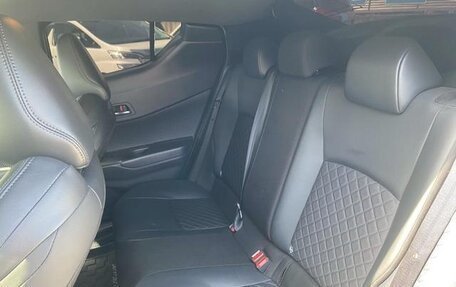 Toyota C-HR I рестайлинг, 2023 год, 1 572 000 рублей, 26 фотография