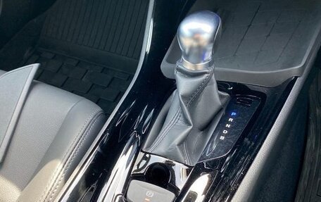 Toyota C-HR I рестайлинг, 2023 год, 1 572 000 рублей, 33 фотография