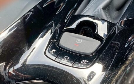 Toyota C-HR I рестайлинг, 2023 год, 1 572 000 рублей, 34 фотография