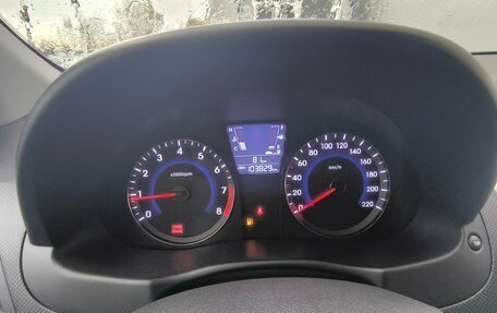 Hyundai Solaris II рестайлинг, 2013 год, 787 000 рублей, 10 фотография