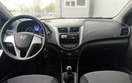 Hyundai Solaris II рестайлинг, 2013 год, 787 000 рублей, 15 фотография