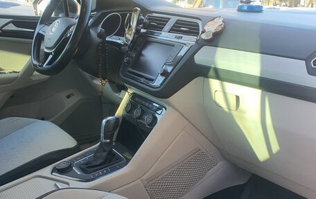 Volkswagen Tiguan II, 2017 год, 2 300 000 рублей, 1 фотография