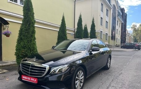 Mercedes-Benz E-Класс, 2019 год, 2 900 000 рублей, 1 фотография