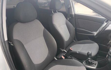 Hyundai Solaris II рестайлинг, 2013 год, 787 000 рублей, 17 фотография