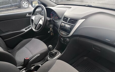 Hyundai Solaris II рестайлинг, 2013 год, 787 000 рублей, 18 фотография