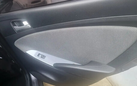 Hyundai Solaris II рестайлинг, 2011 год, 630 000 рублей, 4 фотография