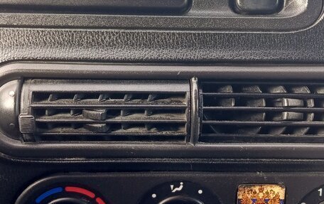 Chevrolet Niva I рестайлинг, 2003 год, 299 999 рублей, 18 фотография