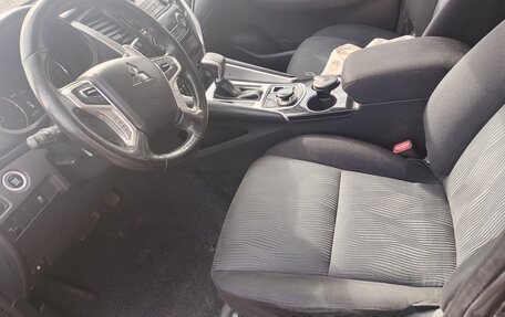 Mitsubishi Pajero Sport III рестайлинг, 2018 год, 2 900 000 рублей, 2 фотография