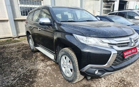 Mitsubishi Pajero Sport III рестайлинг, 2018 год, 2 900 000 рублей, 4 фотография