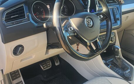 Volkswagen Tiguan II, 2017 год, 2 300 000 рублей, 3 фотография