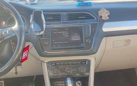 Volkswagen Tiguan II, 2017 год, 2 300 000 рублей, 4 фотография