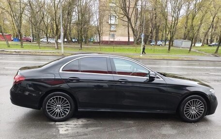 Mercedes-Benz E-Класс, 2020 год, 3 500 000 рублей, 4 фотография