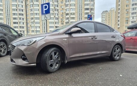 Hyundai Solaris II рестайлинг, 2021 год, 1 650 000 рублей, 5 фотография