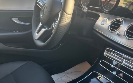 Mercedes-Benz E-Класс, 2019 год, 2 900 000 рублей, 2 фотография