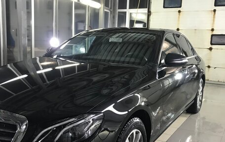 Mercedes-Benz E-Класс, 2019 год, 2 900 000 рублей, 10 фотография