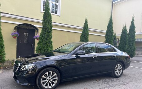 Mercedes-Benz E-Класс, 2019 год, 2 900 000 рублей, 12 фотография