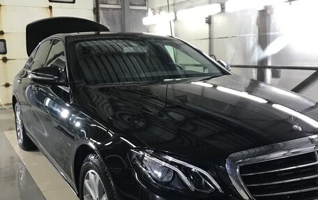 Mercedes-Benz E-Класс, 2019 год, 2 900 000 рублей, 11 фотография