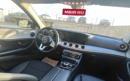 Mercedes-Benz E-Класс, 2019 год, 2 900 000 рублей, 3 фотография